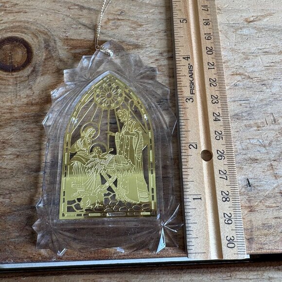 Lot of 2 Vtg Holy Family Nativity Christmas Ornaments Wood And Plastic/metal - Picture 7 of 9